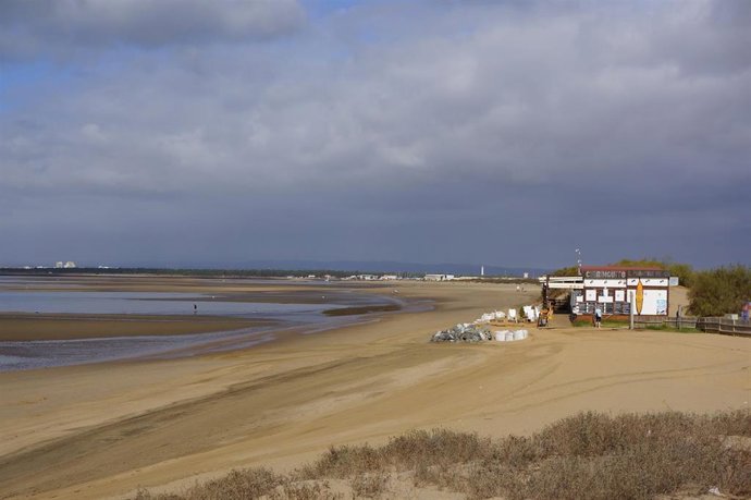 Archivo - Playa de Isla Canela (Ayamonte).  Archivo. 