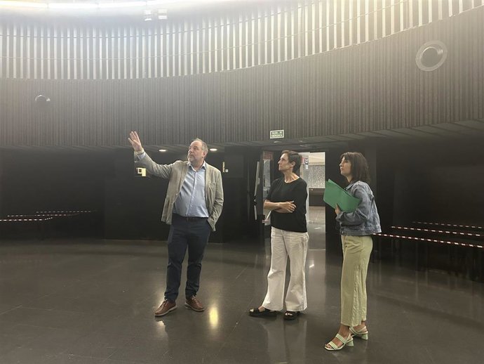 Alfonso Mendoza ha visitado las instalaciones del Centro Cívico Delicias