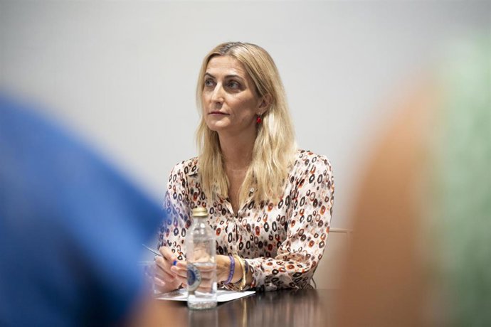 La directora de Personal Docente, Sonia Sancho, durante una rueda de prensa