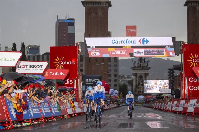 Primera jornada de La Vuelta ciclista, una contrarreloj por las calles de Barcelona (Catalunya, España) el 26 de agosto de 2023. 