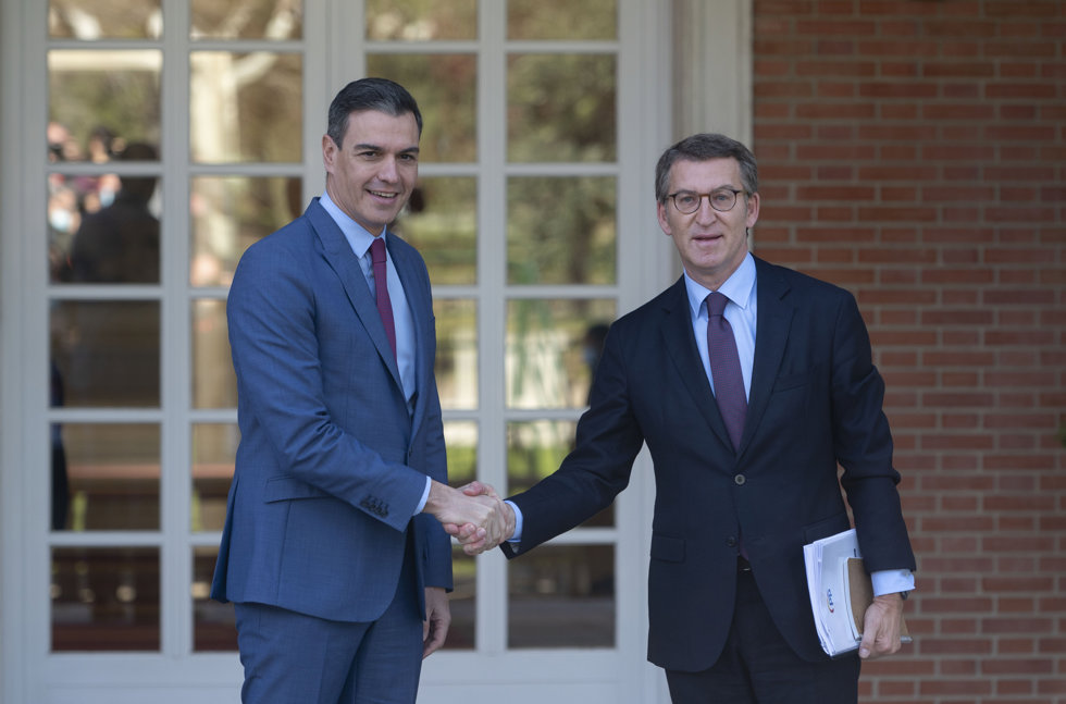 Pedro Sánchez y Alberto Núñez Feijóo, a 7 de abril de 2022.