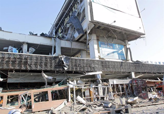 Daños causados por un ataque ruso en Dnipró, Ucrania