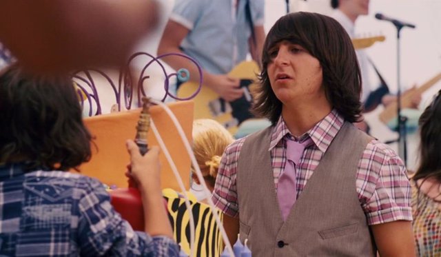 El actor de Hannah Montana Mitchel Musso, detenido por robar borracho una bolsa de patatas fritas