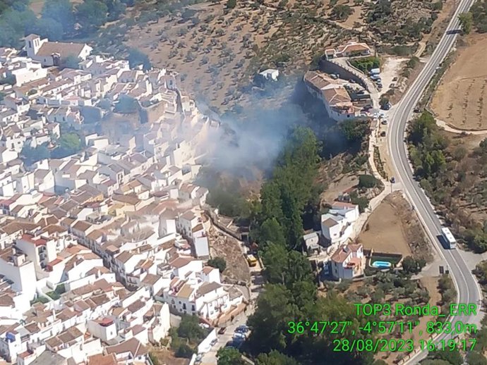 El incendio en El Burgo ha sido estabilizado. Se sigue trabajando para su control definitivo y extinción.