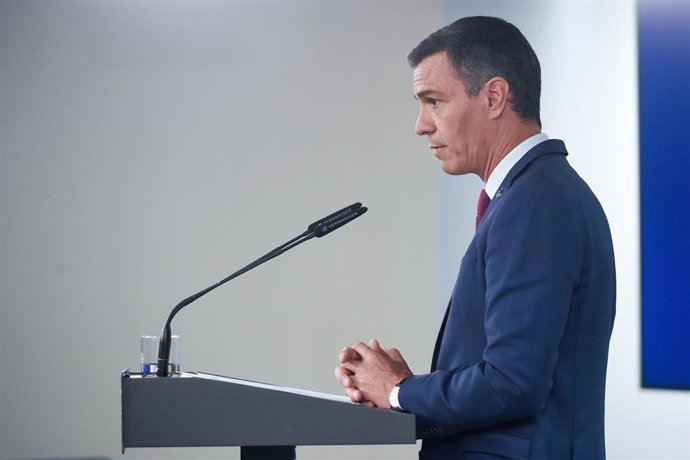 El presidente del Gobierno en funciones, Pedro Sánchez, durante una rueda de prensa en el Palacio de la Moncloa, a 22 de agosto de 2023, en Madrid (España).  Esta rueda de prensa ha tenido lugar después de una reunión con el Rey Felipe en el Palacio de 