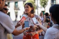 Maroto acusa a Almeida de "ser cómplice del machismo" por no pronunciarse por el beso de Rubiales a Hermoso