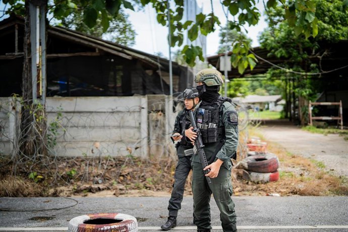 Agentes de la Policía en la región de Pattani, Tailandia