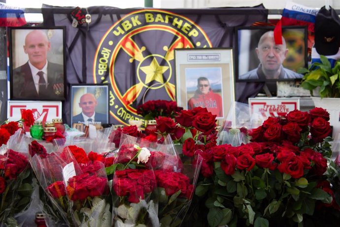 Homenaje en Moscú a Yevgeni Prigozhin y otros altos mandos del Grupo Wagner fallecidos en un accidente aéreo
