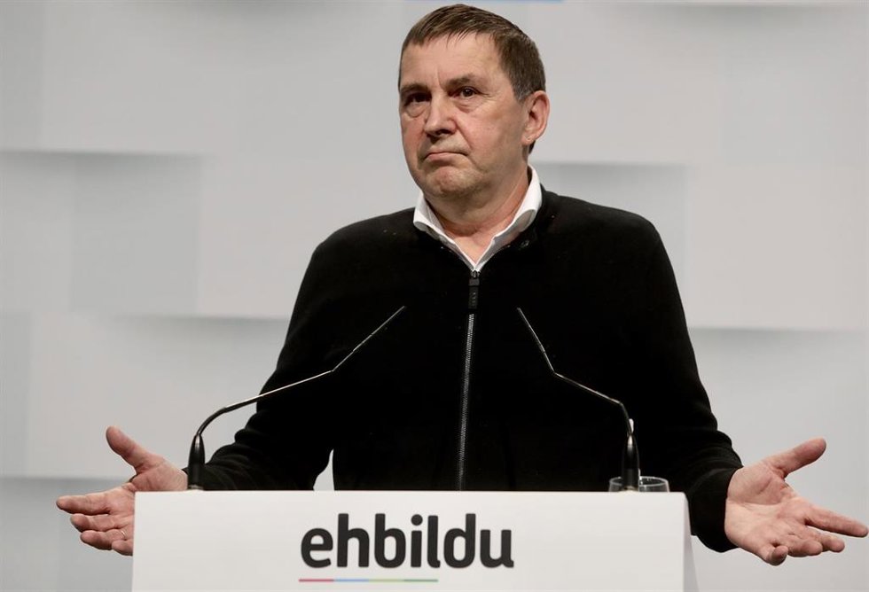 Archivo - Rueda de prensa de Arnaldo Otegi en San Sebastián
