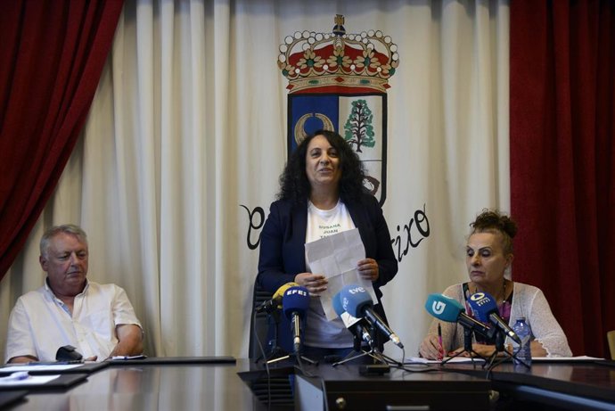 La alcaldesa entrante de 'Xuntos polo Irixo', Susana Iglesias, durante una moción de censura en O Irixo, a 29 de agosto de 2023, en Ourense, Galicia (España). El pleno municipal de O Irixo (Ourense) ha dado luz verde a la moción de censura, la primera d