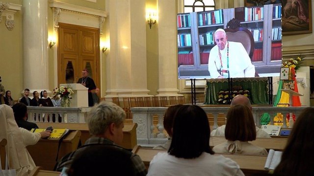 El Papa en la videoconferencia en el X Encuentro nacional de jóvenes católicos en San Petersburgo, Rusia.