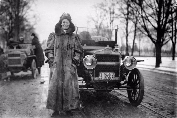 "Pioneras", una exposición sobre las mujeres de la automoción.