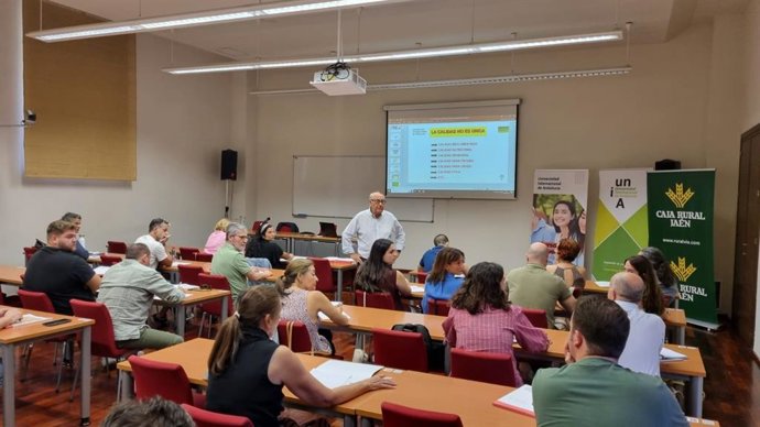 Curso 'Aceite de oliva virgen extra. Salud, marketin y maridaje' de la UNIA en la sede Antonio Machado de Baeza (Jaén).