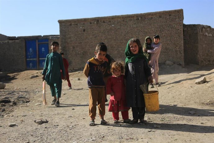 Archivo - Niños en un campamento de desplazados internos en Kabul, Afganistán