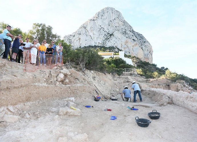 Campaña de Excavaciones del Museo Arqueológico de Alicante (MARQ) en la Pobla Medieval de Ifach, ubicada en Calp (Alicante).