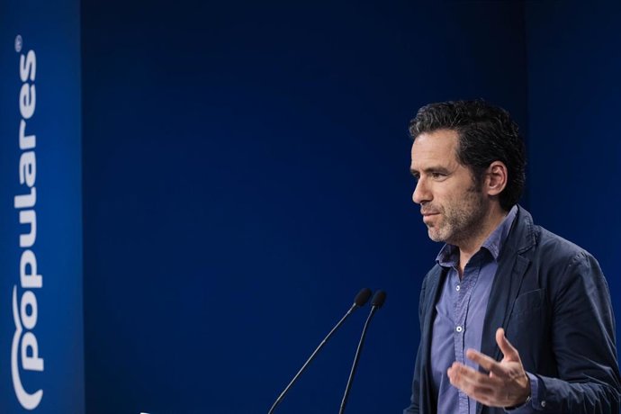 Archivo - El portavoz del comité de campaña del PP y vicesecretario de Cultura y Sociedad Abierta, Borja Sémper.