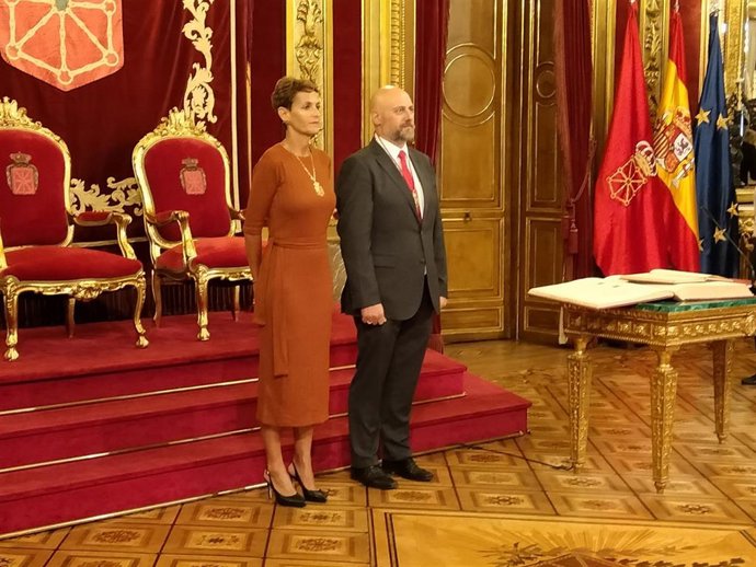 José Luis Arasti toma posesión como consejero de Economía y Hacienda del Gobierno de Navarra, en presencia de la presidenta María Chivite.