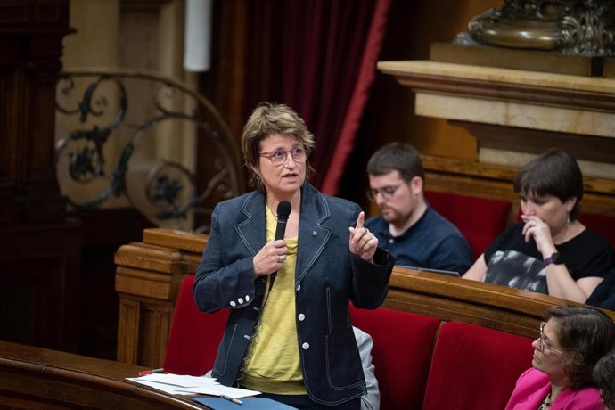 Archivo - La consellera de Educación de la Generalitat, Anna Simó, en una imagen de archivo