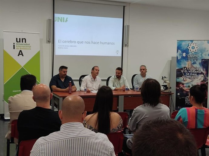 Inauguración del encuentro 'El cerebro que nos hace humanos' de la UNIA en el municipio de Bedmar (Jaén).