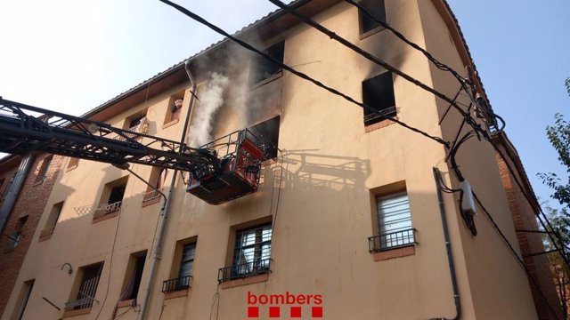 Imatge del pis incendiat