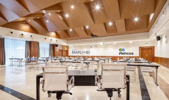 Archivo - Aehcos y Mainjobs impulsarán la formación en transformación digital del sector hotelero