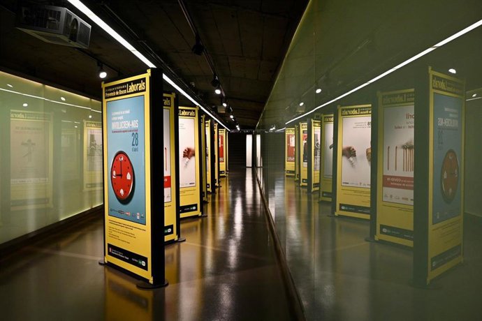 Exposición 'Un viaje por la historia de la prevención de riesgos laborales",  impulsada por l'rea de Seguretat i Salut laboral de la Conselleria d'Empresa i Treball de la Generalitat de Catalunya, en colaboración con TMB.