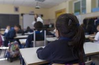 Los colegios e institutos públicos madrileños contarán este curso con 2.000 profesores más, hasta alcanzar los 63.041
