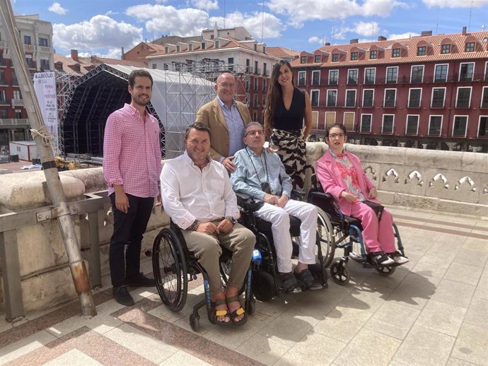 Rodrigo Nieto (i), Francisco Javier Sardón, Javier Tovar, Jesús Julio Carnero, Blanca Jiménez y Rocío Molpeceres.