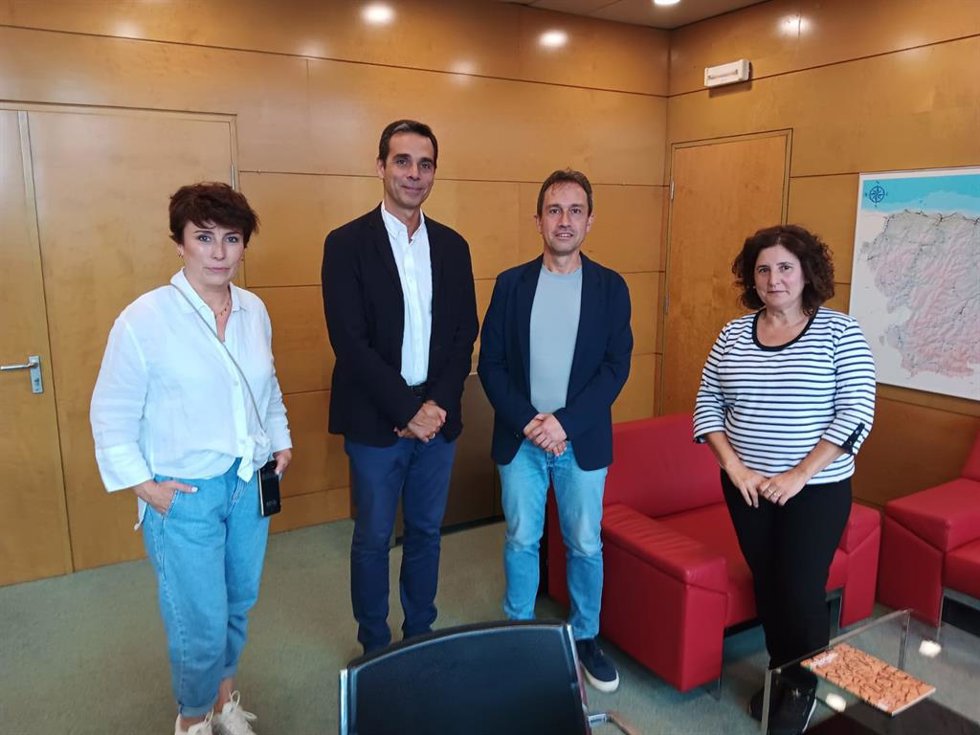 De Izquierda A Derecha, La Directora General De Memoria Democrática, Begoña Collado; El Director General De Memoria Democrática Del Ministerio De Presidencia, Relaciones Con Las Cortes Y Memoria Democrática, Diego Blázquez; El Consejero De Ordenación Del
