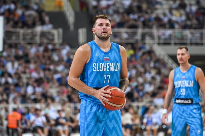 El esloveno Luka Doncic, ante Grecia en un amistoso. 