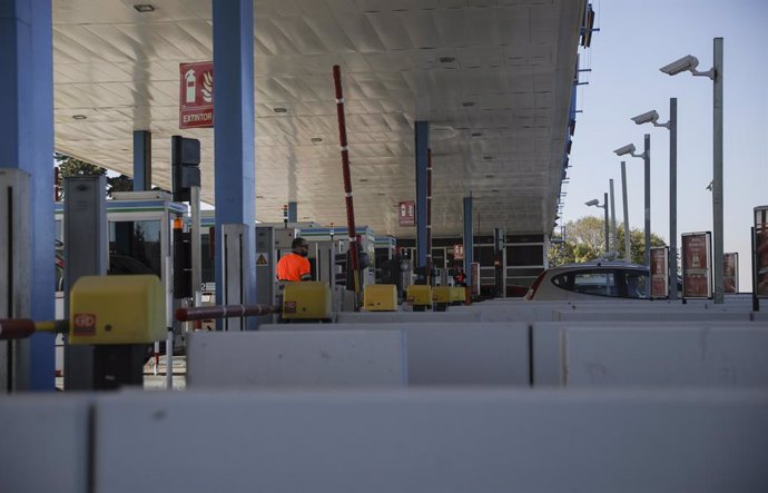 Archivo - Imágenes de recurso de la autopista de peaje Sevilla -Cádiz (AP-4), una de las tres concesiones que perderá el grupo Abertis en toda España.
