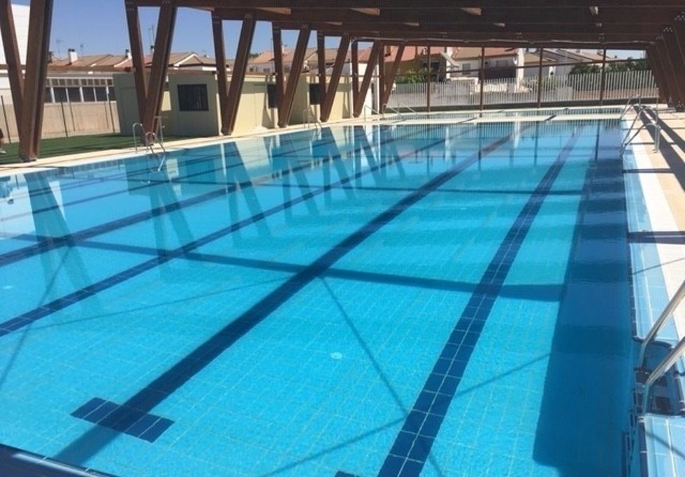 Piscina municipal de Olivares (Sevilla).