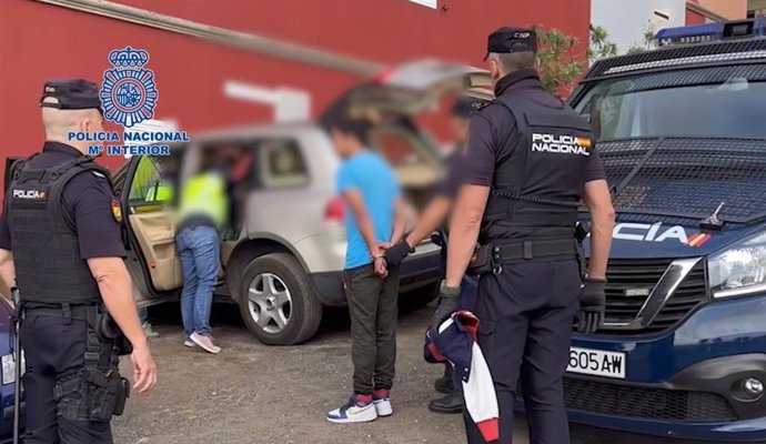 La Policía Nacional desarticula una organización criminal que regularizaba a migrantes con documentos falsificados