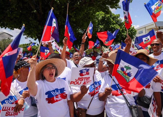 Archivo - Movilizacion en apoyo a la comunidad haitiana en Miami, Florida