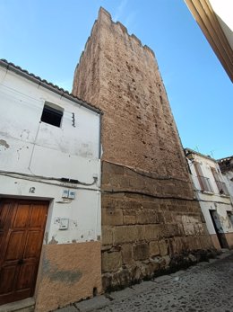 Torre del Aver de la muralla de Cáceres