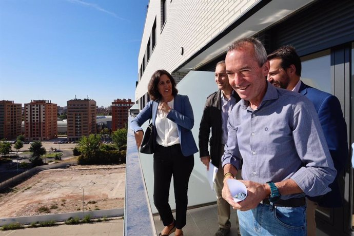 Ignacio Zarandona en el nuevo bloque de viviendas en Las Eras.