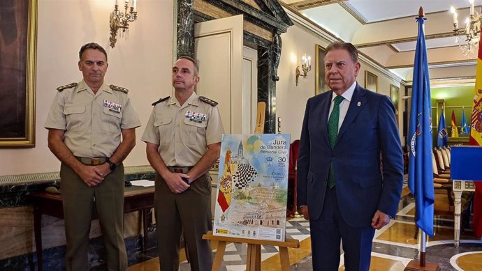 El coronel del Regimiento Príncipe número 3, Pedro Luis Gutiérrez Alcalá, ha presentado los actos en rueda de prensa acompañado por el delegado de Defensa en Asturias, Juan Luis González, y por el alcalde de Oviedo, Alfredo Canteli.