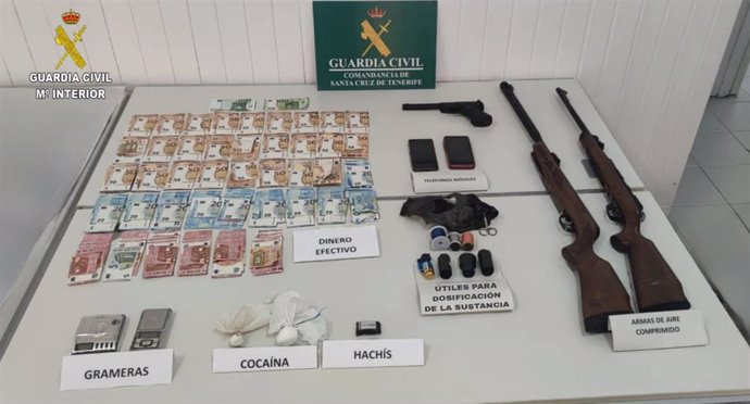 Material requisado en una operación antidroga en Breña Baja