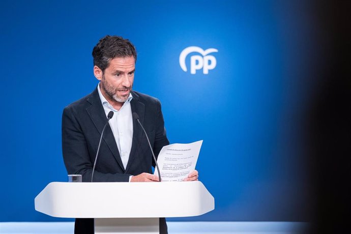 El vicesecretario de Cultura y Sociedad Abierta del PP, Borja Sémper, durante una rueda de prensa posterior a la reunión del Comité de Dirección del Partido Popular, en la sede nacional del PP, a 28 de agosto de 2023, en Madrid (España).