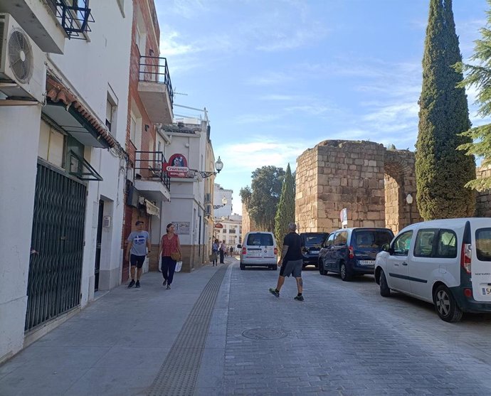 La calle Graciano de Mérida abierta ya al tráfico este jueves