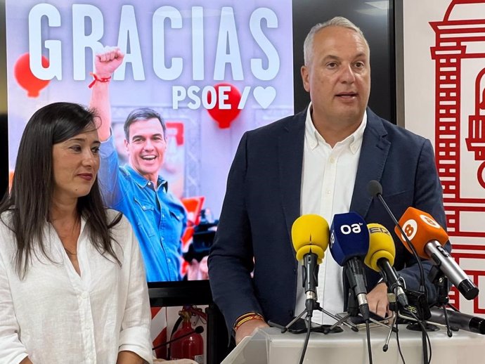 El secretario general del PSOE de Cádiz, Juan Carlos Ruiz Boix, en rueda de prensa en Algeciras (Cádiz)