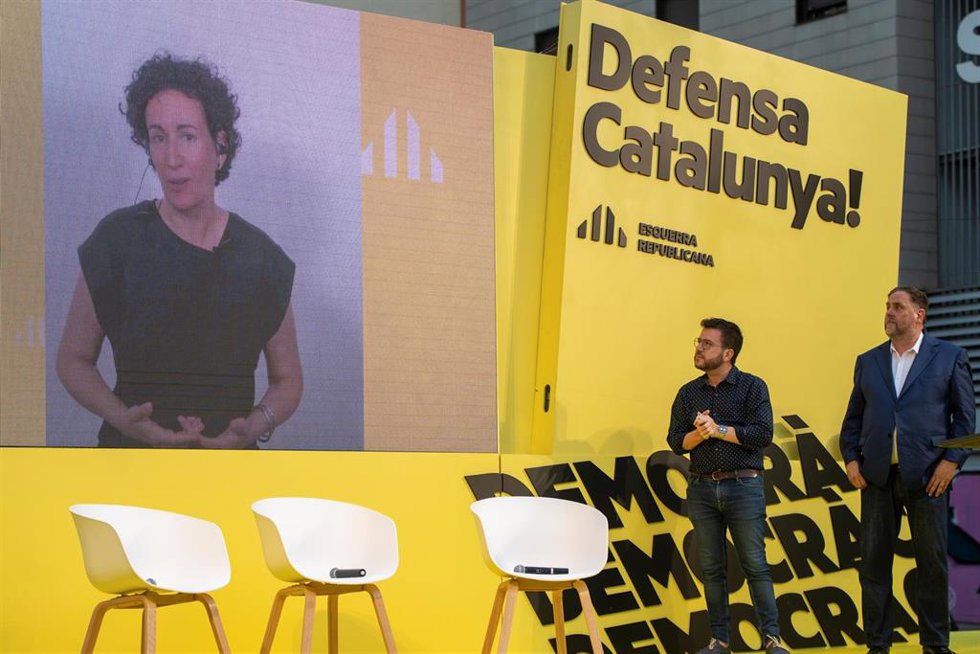 Archivo - Acto de inicio de campaña del ERC en Barcelona Pere Aragones, Marta Rovira y Oriol Junqueras durante el acto de inicio de campaña electoral de ERC en la plaza Torres Casanova, a 6 de julio de 2023, en Barcelona, Catalunya (España).