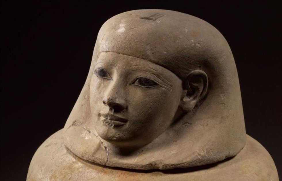Jarra canópica de piedra caliza de la dama egipcia Senetnay (c. 1450 a. C.)