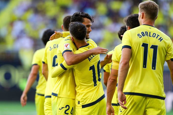 Alex Baena of Villarreal celebrates a goal with teammates during the spanish league, La Liga EA Sports, football match played between Villarreal CF and FC Barcelona at Estadio de la Ceramica on August 27, 2023, in Villarreal, Spain.