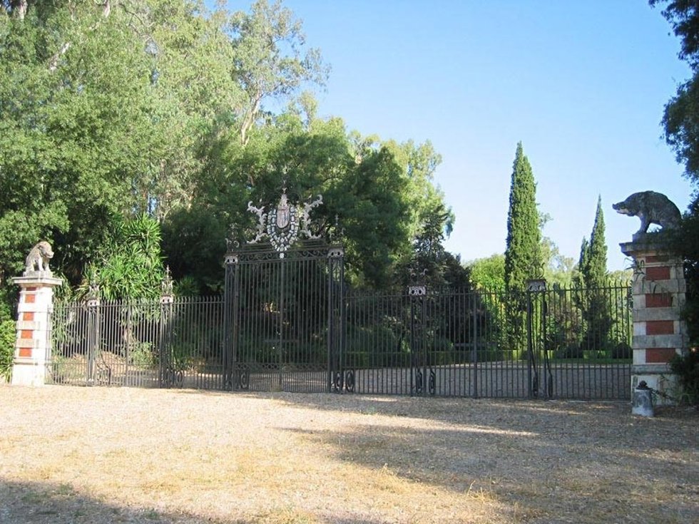 Archivo - Entrada al Palacio y Jardines de Moratalla, en Hornachuelos (Córdoba).