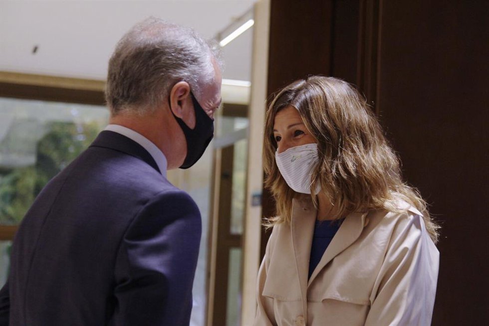 Archivo - La ministra de Trabajo y Economía Social, Yolanda Díaz, a su llegada a una reunión convocada con el lehendakari, Íñigo Urkullu, en Vitoria, Álava, Euskadi, (España), a 7 de octubre de 2020. Díaz ha viajado a Euskadi para conocer de primera man