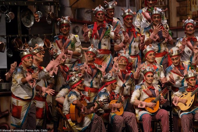 Archivo - Coros 'Los babeta' del Carnaval de Cádiz. (Foto de archivo).