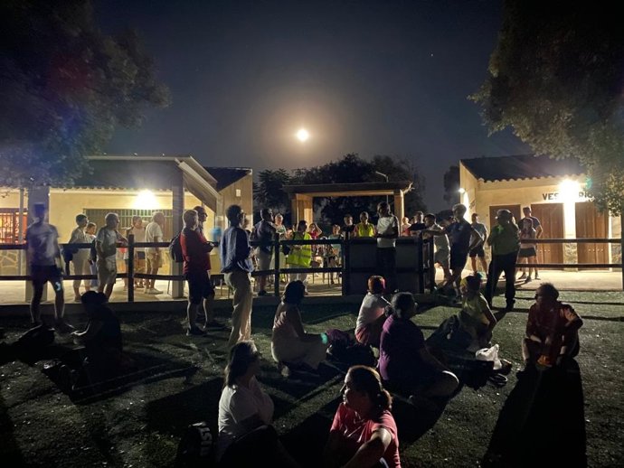 Participantes en la caminata nocturna a La Colada.