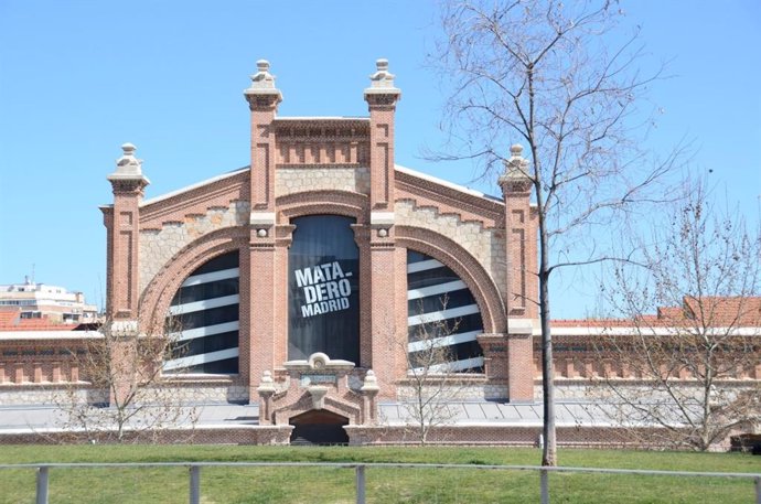 Fachada de Matadero Madrid.