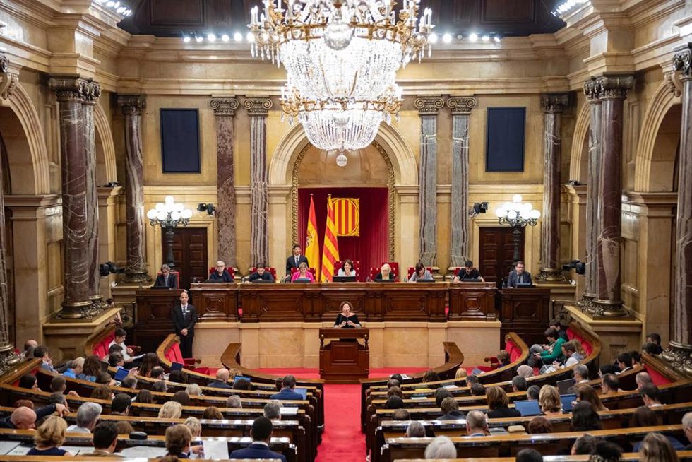 Vista general de una sesión plenaria en el Parlament, a 1 de septiembre de 2023, en Barcelona, Catalunya (España).